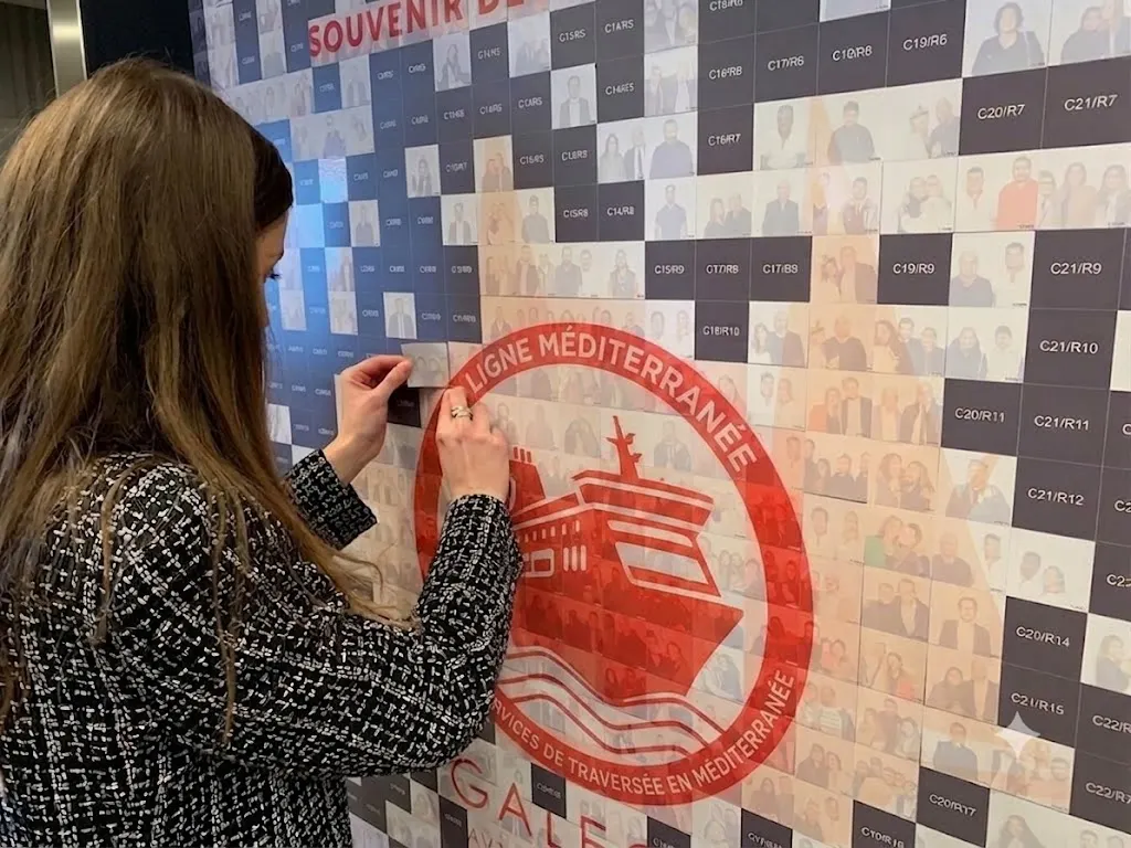 Mur mosaïque photo lors d'un événement d'entreprise en Occitanie